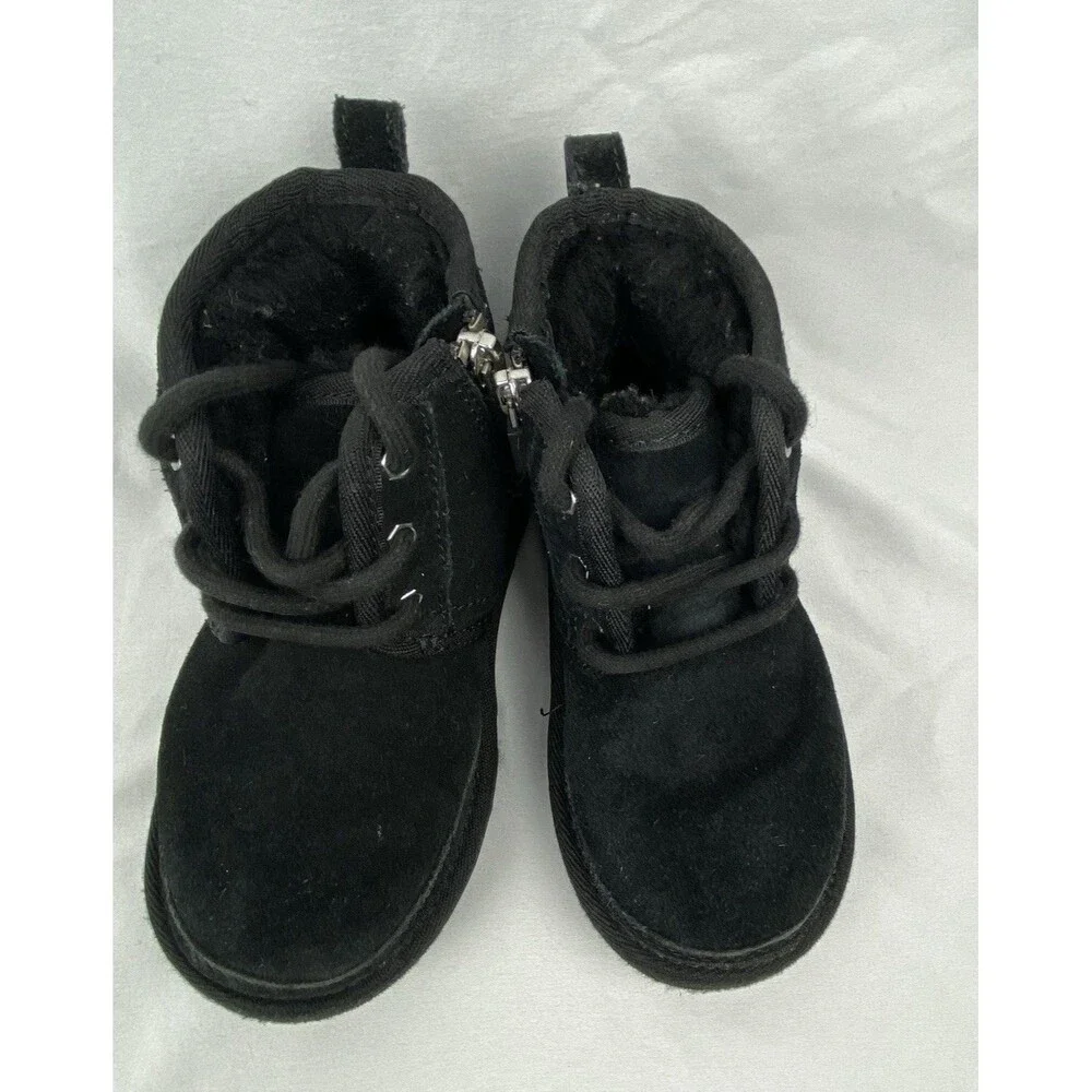 UGG Neumel II Chukka Boot Toddler Size 10 Black Suede Side Zip Water Repel‎ $105